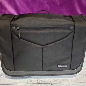 NWT Samsonite Perfect Fit Laptop Computer Messenger Travel Bag Black